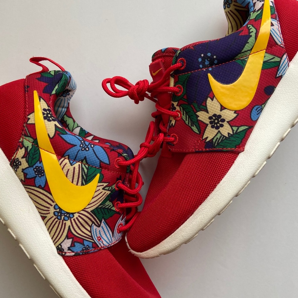 Nike Roshes - Picture 4 of 6